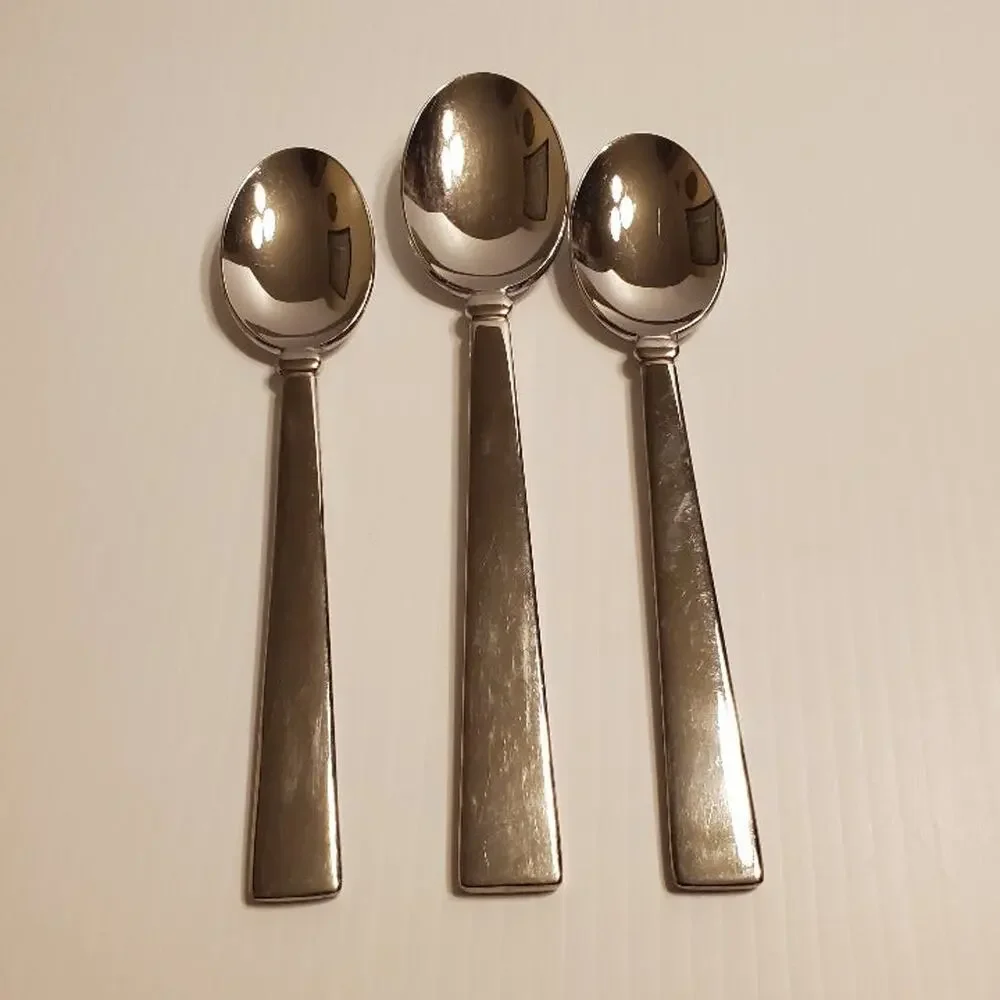Lot of 10 Pieces Pfaltzgraff Glossy Stainless Flatware. Pre-owned, good shape
